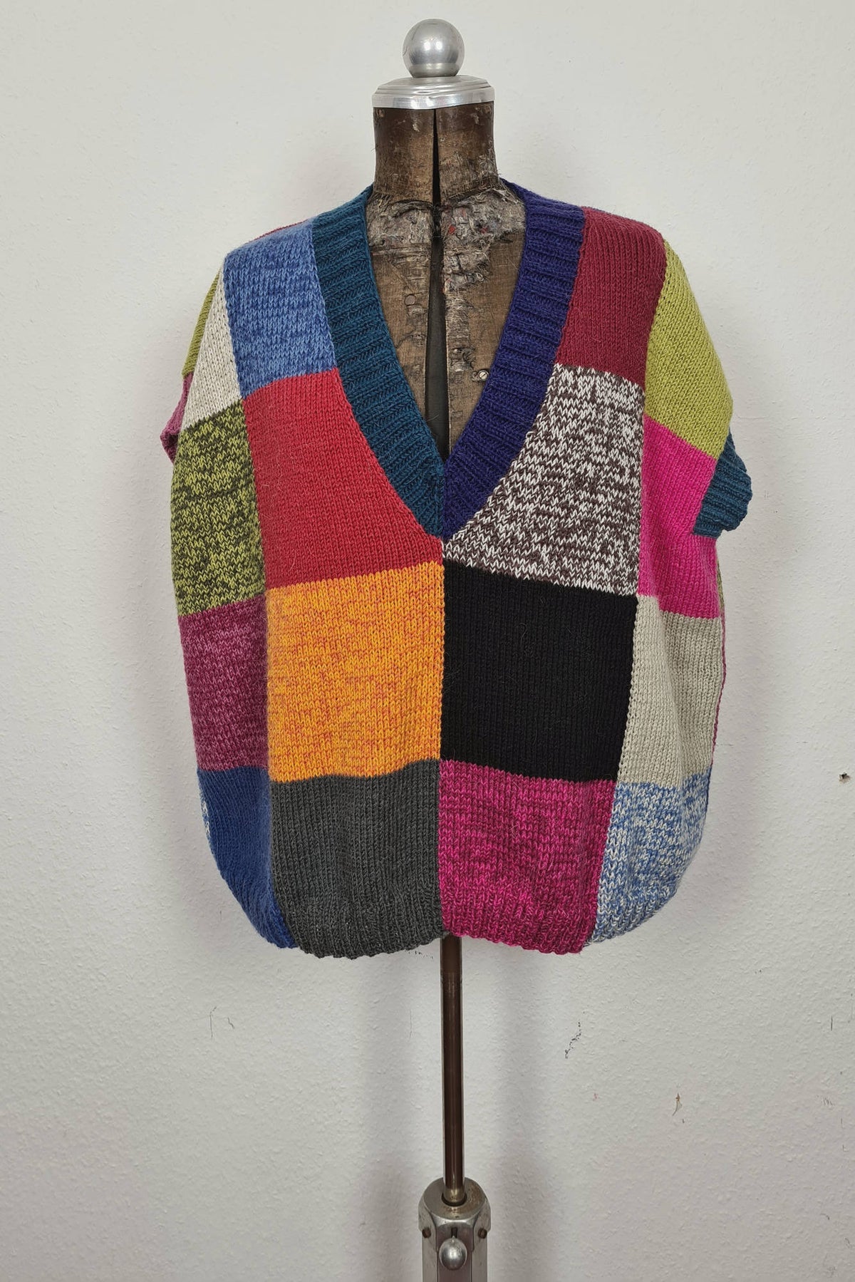 Pullunder Tuscan Tapestry, Strickmodell in einer weiteren Ansicht
