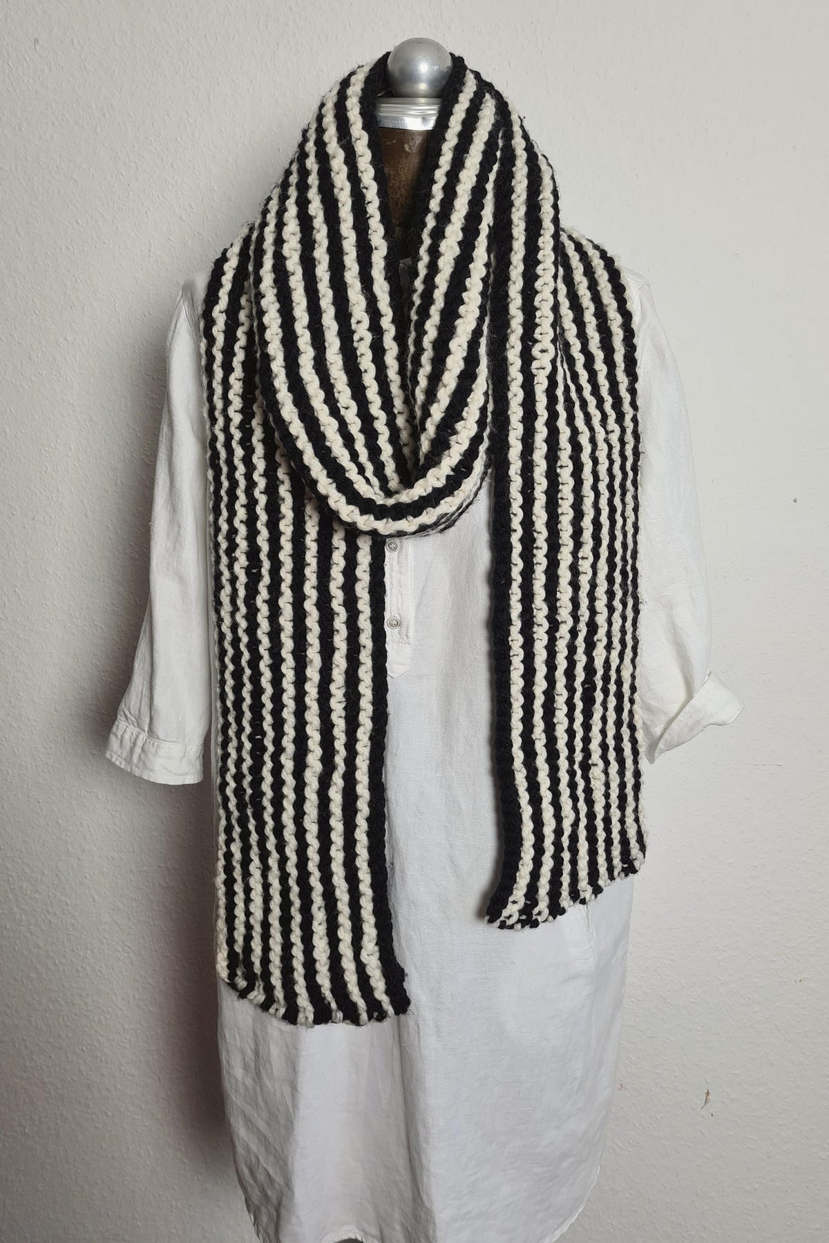 Schal Onyx, Strickmodell in einer weiteren Ansicht