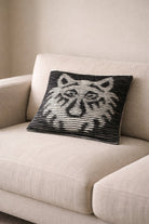 Strickset Kissen Moonfang: Strickanleitung und Wolle Kremke The Merry Merino 140, Schattenstrick-Kissen