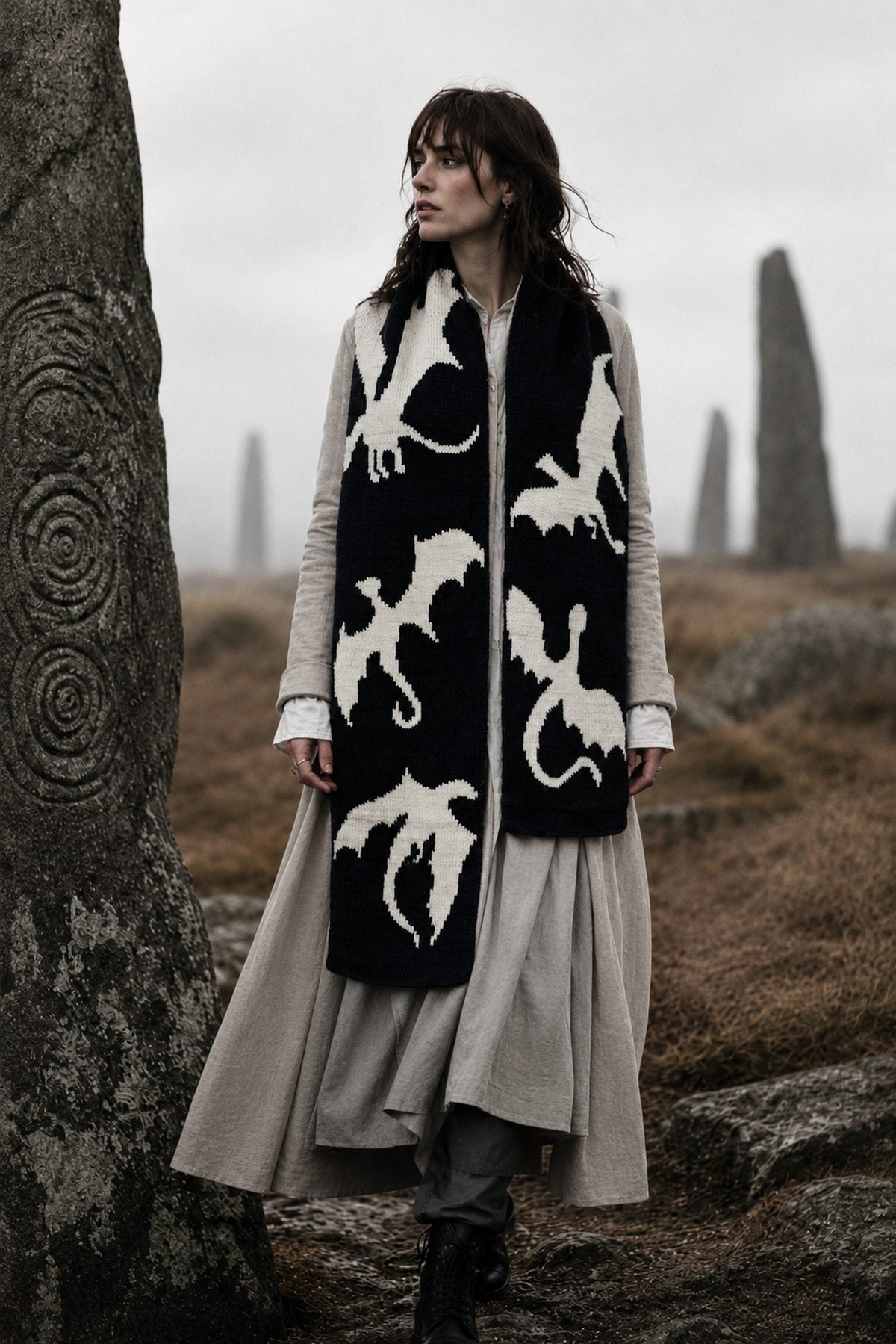 Strickset Schal Hunted: Strickanleitung und Wolle Kremke The Merry Merino 140, Doubleface-Schal mit Drachenmotiv