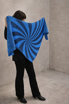 Strickset Tuch Lost: Strickanleitung und Wolle Kremke The Merry Merino 140, Schattenstrick-Tuch