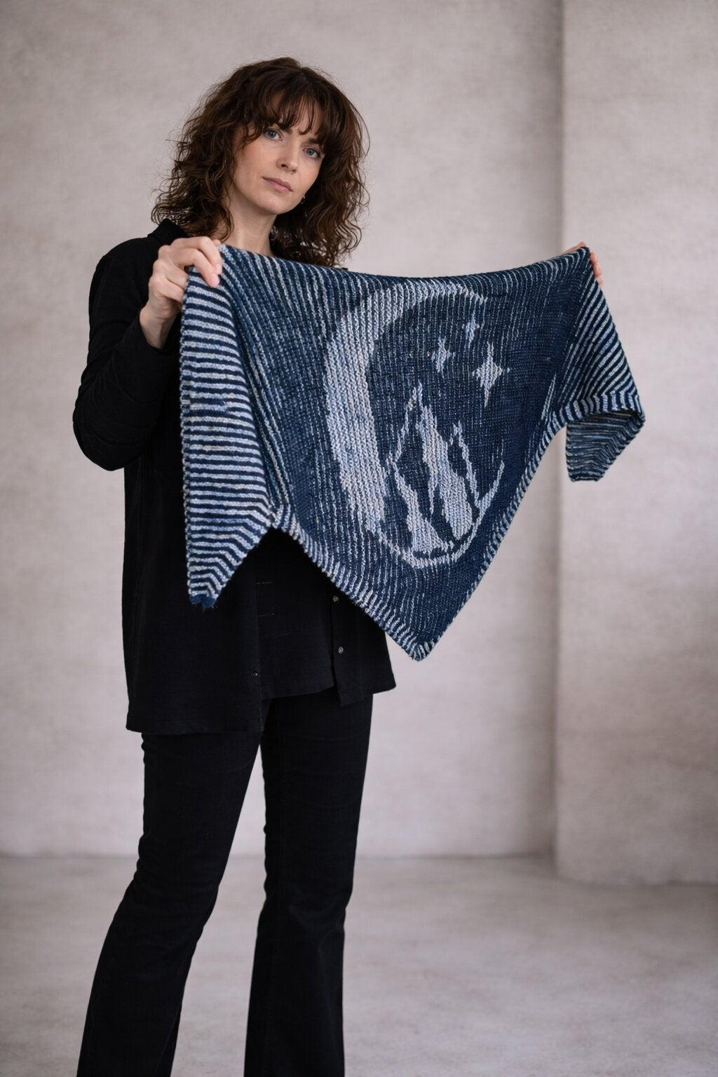 Strickset Tuch Moonglow: Strickanleitung und Wolle Manos del Uruguay Sami Semi Solid und Manos del Uruguay Marla, Schattenstrick-Tuch
