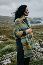 Strickset Tuch Wassermann: Strickanleitung und Wolle Merino Linen Solid von Cowgirlblues, Merino Linen Farbverlauf von Cowgirlblues und Silky Kid von Kremke