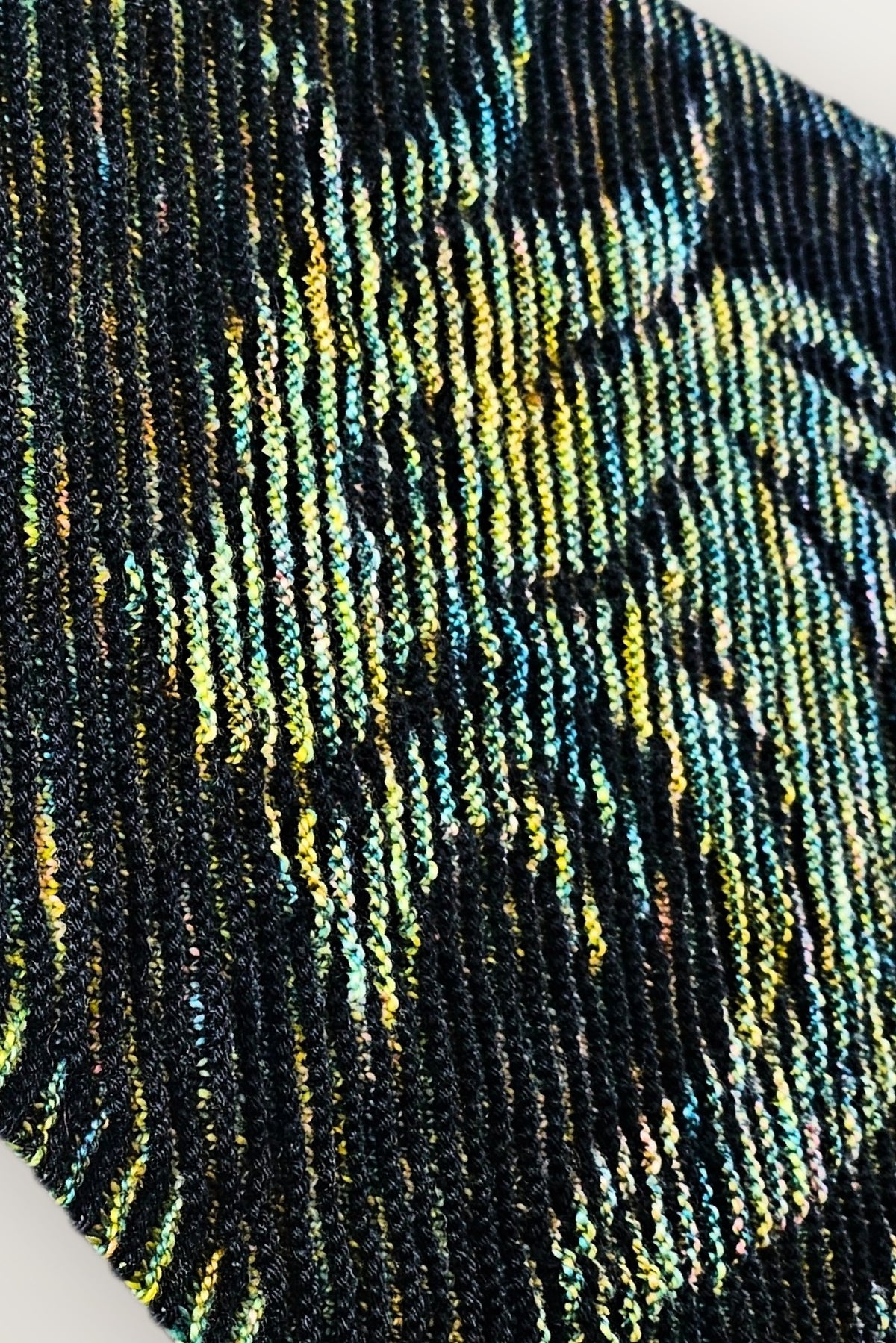 Tuch Buried Fire - Drache, Detail