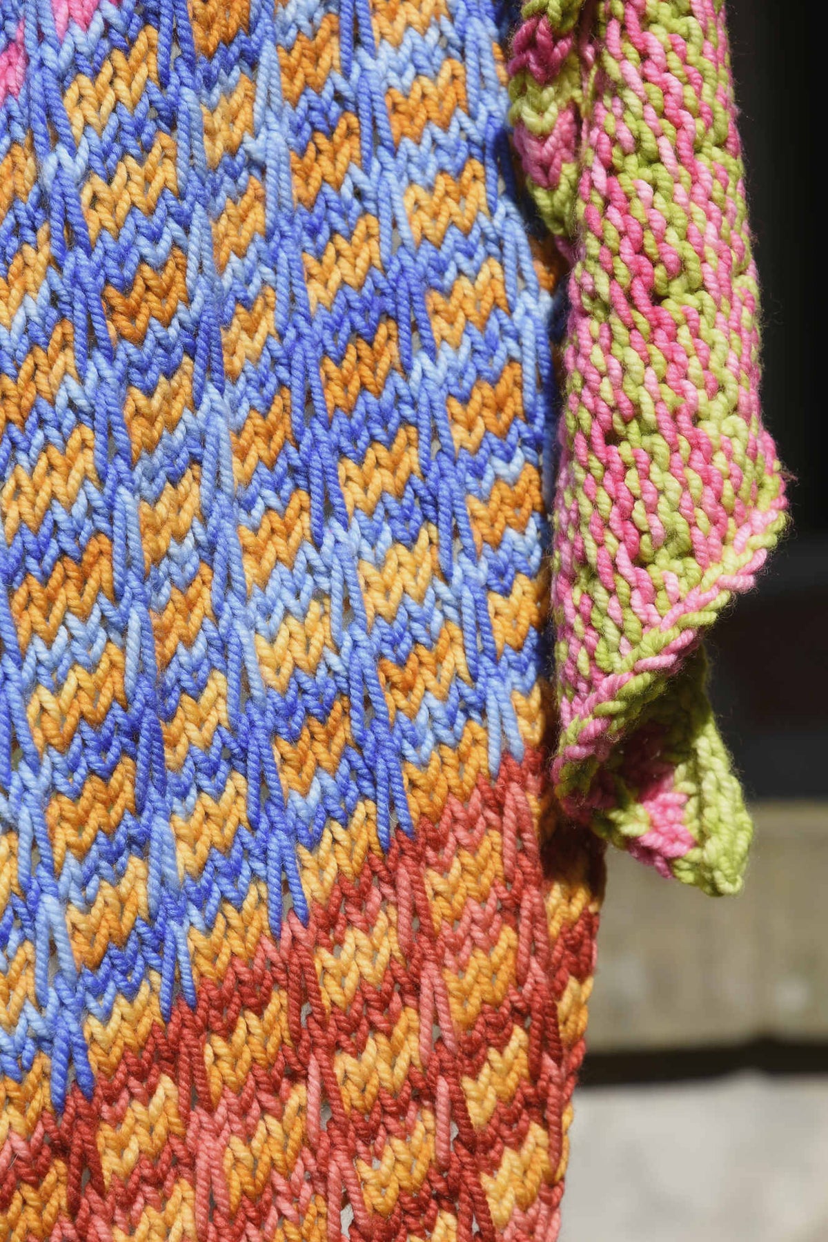 Tuch Venja, Detail