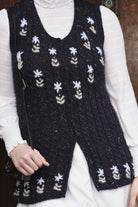 Weste Hildegard, Strickmodell in einer weiteren Ansicht