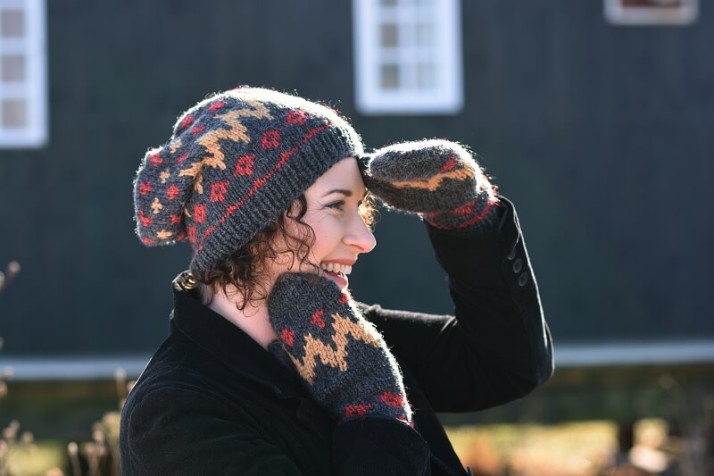 juniper-moon-farm-herriot-graet-muetze-handschuhe-gudrun-5 Mütze & Handschuhe Gudrun